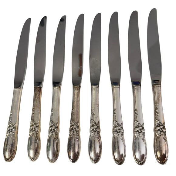 Oneida Community White Orchid Butter Knives 9.25" Vintage Silverplate Set of 8 - Picture 2 of 3